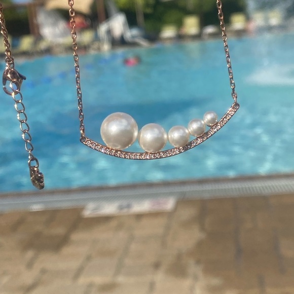 SWAROVSKI faux pearls and crystals necklace NWT - Picture 2 of 8